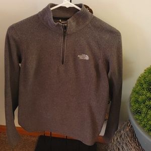 North face pullover